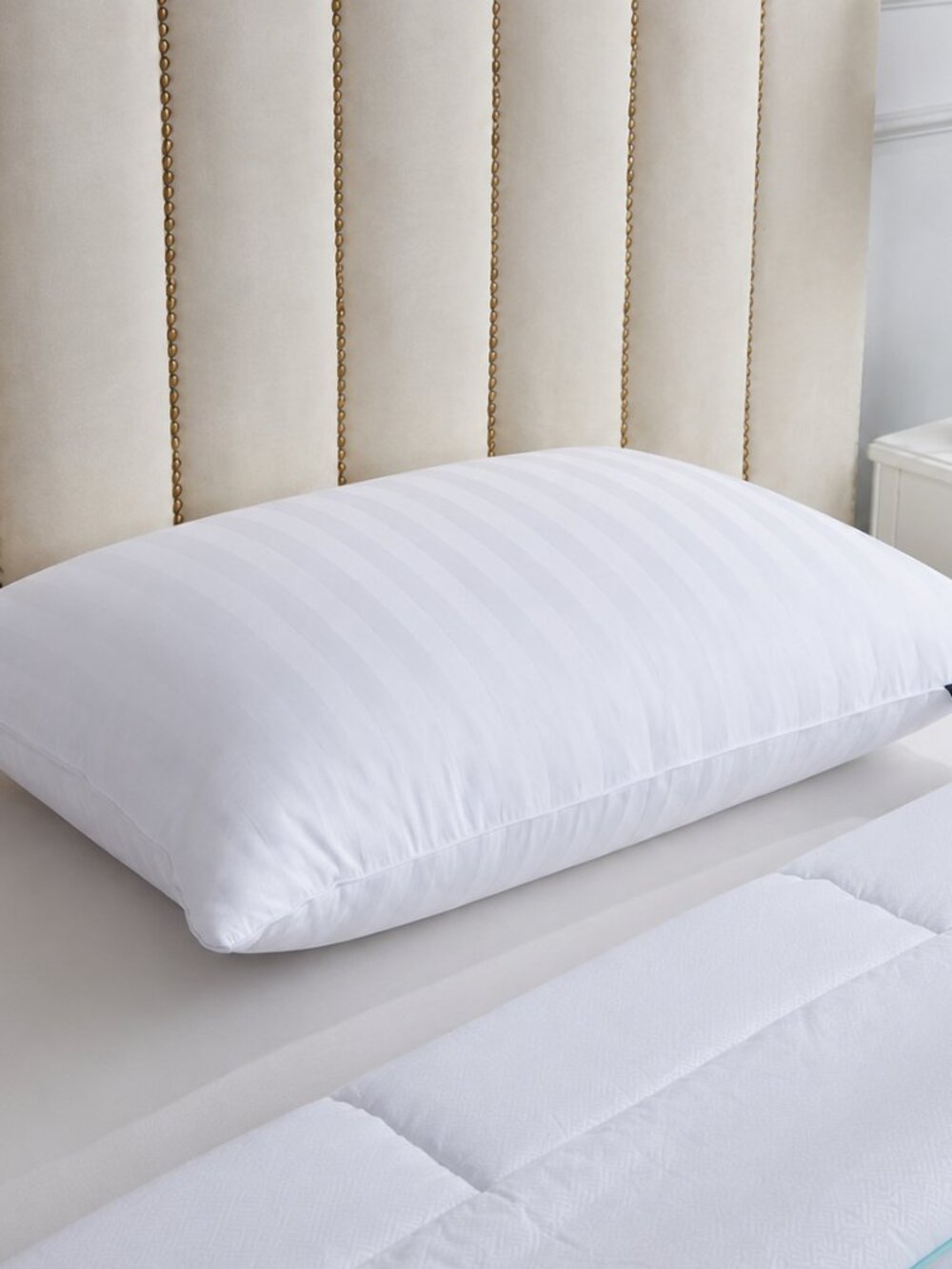 Beautyrest Medium King Feather & Down Pillow – 500 Thread Count Cotton Damask St